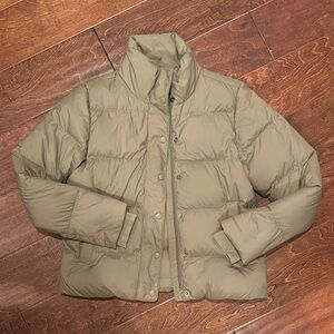 Patagonia Green/Khaki Women's Puffer Jacket in Great Condition